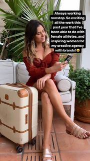Anastasia Ashley feet photo thumbnail