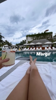 Anastasia Ashley feet photo thumbnail