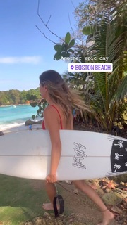 Anastasia Ashley feet photo thumbnail