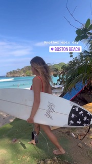 Anastasia Ashley feet photo thumbnail