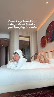 Anastasia Ashley feet photo thumbnail