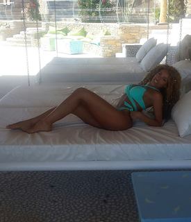 Anastasia Giousef feet photo thumbnail