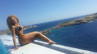 Anastasia Giousef feet photo thumbnail