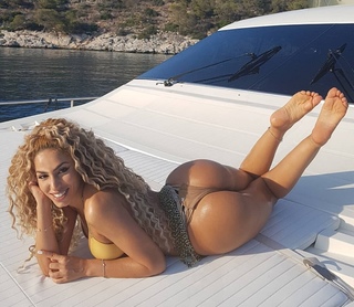 Anastasia Giousef feet photo thumbnail