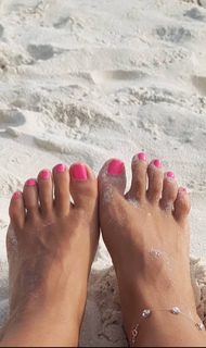 Anastasia Giousef feet photo thumbnail