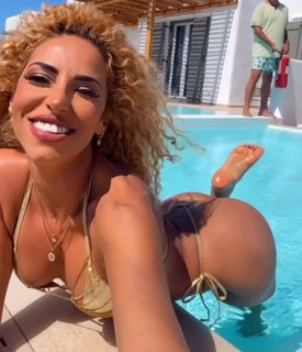 Anastasia Giousef feet photo thumbnail