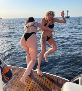 Anastasia Ivleeva feet photo thumbnail