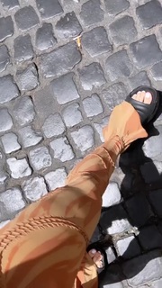 Anastasia Ivleeva feet photo thumbnail