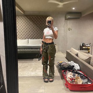 Anastasia Ivleeva feet photo thumbnail
