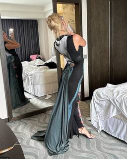 Anastasia Ivleeva feet photo thumbnail