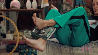 Anastasia Ivleeva feet photo thumbnail