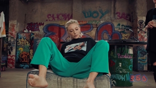 Anastasia Ivleeva feet photo thumbnail