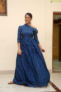 Anasuya Bharadwaj feet photo 12