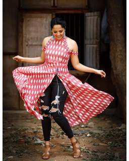 Anasuya Bharadwaj feet photo 3