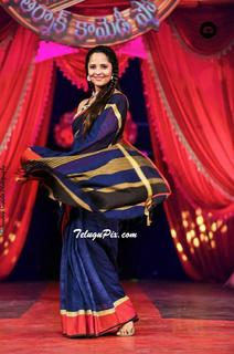 Anasuya Bharadwaj feet photo 11
