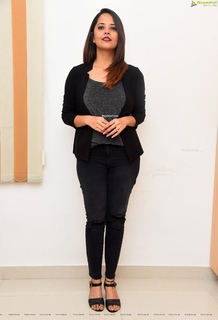 Anasuya Bharadwaj feet photo 15