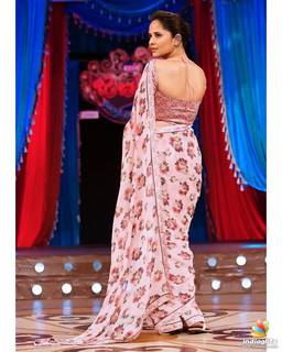 Anasuya Bharadwaj feet photo 10