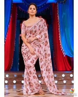 Anasuya Bharadwaj feet photo 9