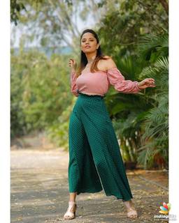 Anasuya Bharadwaj feet photo 3
