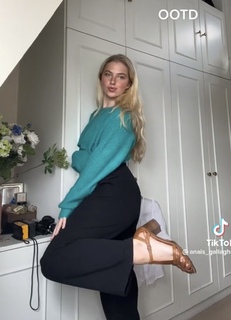 Anaïs Gallagher feet photo 9