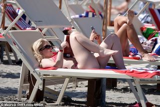 Anaïs Gallagher feet photo 1