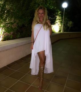 Anda Adam feet photo thumbnail