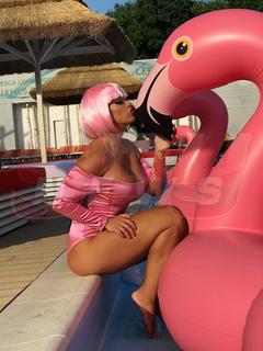 Anda Adam feet photo thumbnail