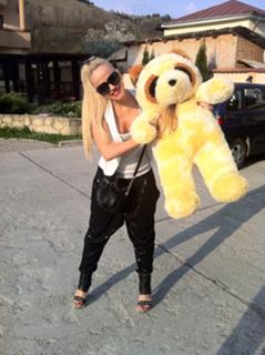 Anda Adam feet photo thumbnail