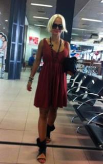 Anda Adam feet photo thumbnail