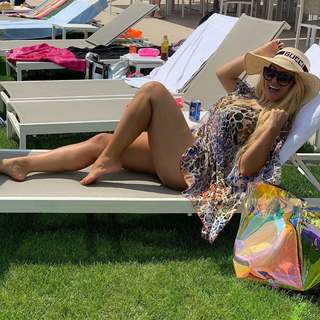 Anda Adam feet photo thumbnail