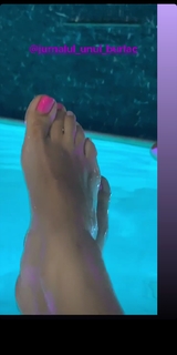 Anda Adam feet photo thumbnail