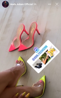 Anda Adam feet photo thumbnail