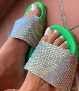 Anda Adam feet photo thumbnail