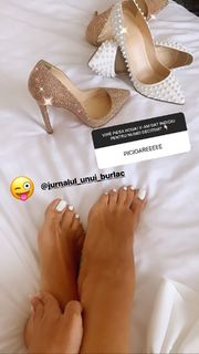 Anda Adam feet photo thumbnail