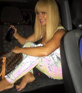 Anda Adam feet photo thumbnail