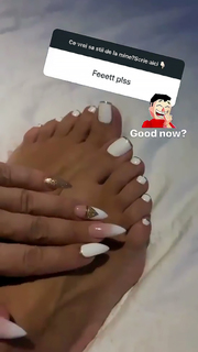 Anda Adam feet photo thumbnail