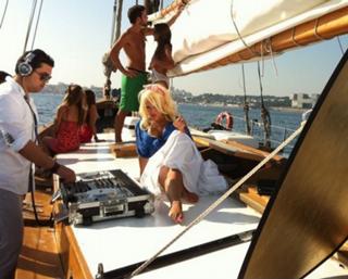 Anda Adam feet photo thumbnail