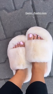 Anda Adam feet photo thumbnail