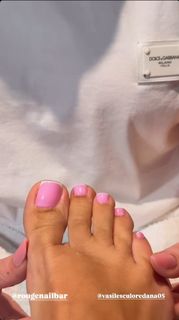 Anda Adam feet photo thumbnail