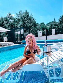 Anda Adam feet photo thumbnail