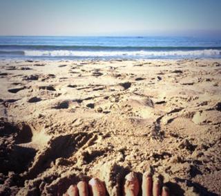 Andi Dorfman feet photo 2
