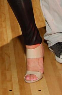 Andi Dorfman feet photo 15
