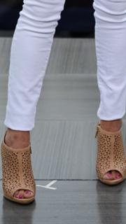 Andi Dorfman feet photo 18