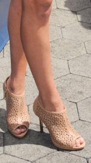 Andi Dorfman feet photo 7