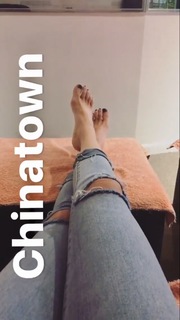 Andi Dorfman feet photo 1