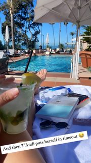 Andi Dorfman feet photo 9