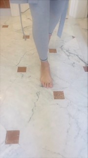 Andi Dorfman feet photo 8