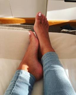 Andi Tóth feet photo 1