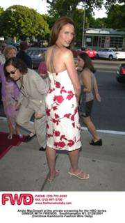 Andie MacDowell feet photo thumbnail