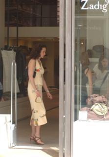 Andie MacDowell feet photo thumbnail
